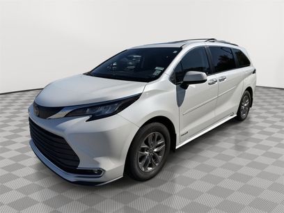 Used 2021 Toyota Sienna XLE