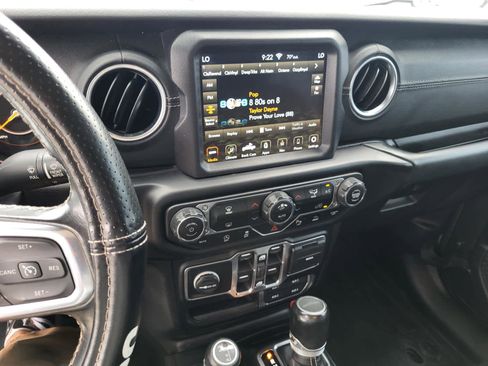 Used 2020 Jeep Gladiator Overland image 20