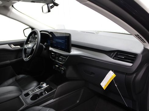 New 2025 Ford Escape SE w/ PHEV Premium Package image 28