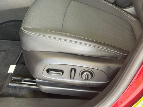 Used 2022 Buick Encore GX Preferred w/ Cold Weather Comfort Package FWD image 15