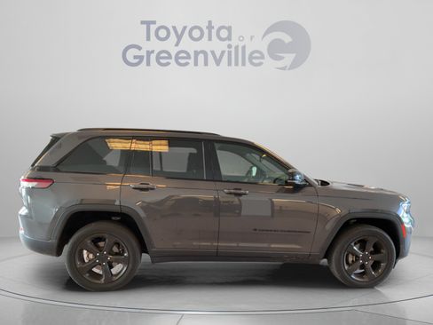 Used 2023 Jeep Grand Cherokee Altitude RWD image 7