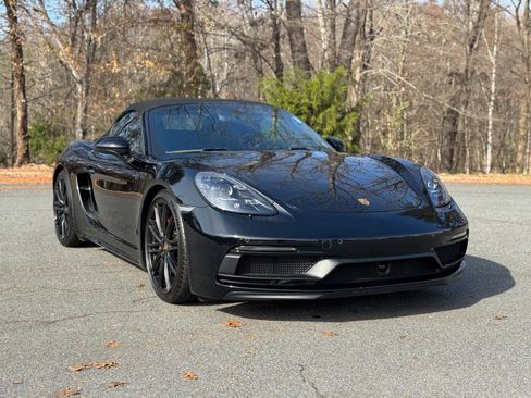 Used 2021 Porsche 718 Boxster GTS w/ Premium Package image 17