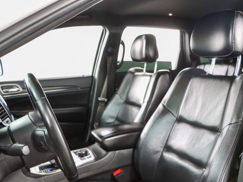 Used 2019 Jeep Grand Cherokee Limited AWD/4WD image 23