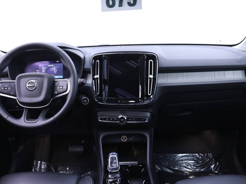 Certified 2024 Volvo XC40 B5 Plus w/ Protection Package Premier image 11