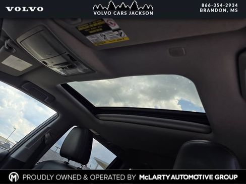 Used 2019 Toyota Highlander XLE FWD image 21