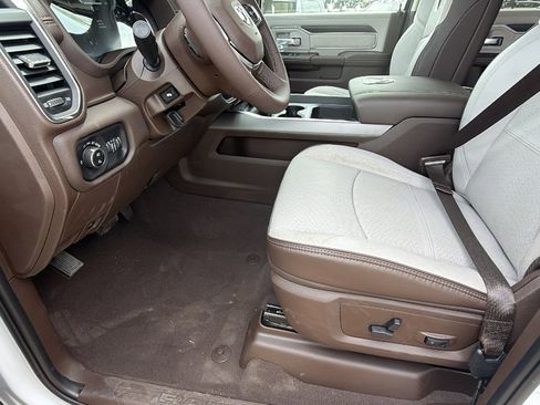 New 2026 RAM 2500 Laramie AWD/4WD image 16