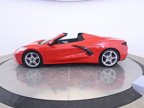 Used 2024 Chevrolet Corvette Stingray Preferred Conv w/ Battery Protection Package RWD image 2