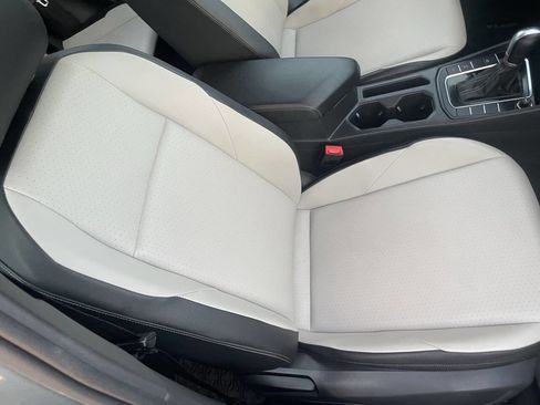 Used 2019 Volkswagen Jetta R-Line FWD image 18