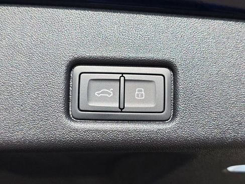 Used 2025 Audi Q5 Premium Plus w/ Premium Plus AWD/4WD image 13