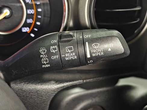 Used 2018 Jeep Wrangler Unlimited Sport S AWD/4WD image 40