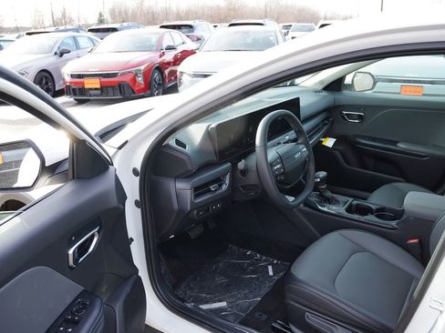 New 2026 Kia K4 EX image 10