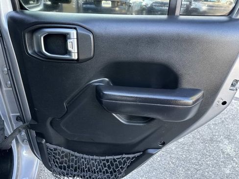 Used 2018 Jeep Wrangler Unlimited Sport S AWD/4WD image 13