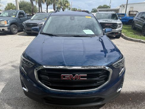 Used 2020 GMC Terrain SLE w/ Driver Convenience Package FWD image 2