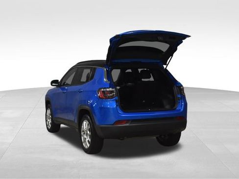 Used 2025 Jeep Compass Limited AWD/4WD image 34