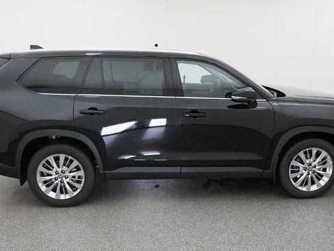 New 2026 Toyota Grand Highlander Platinum image 11