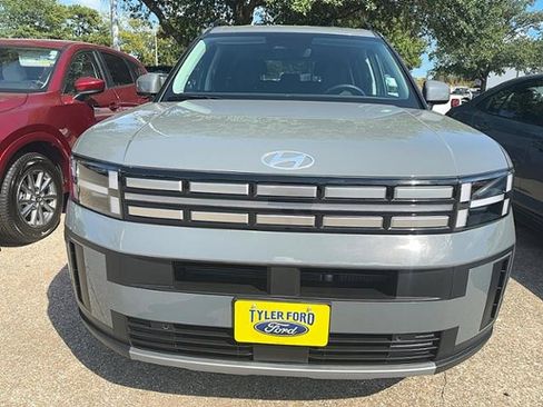 Used 2025 Hyundai Santa Fe SEL image 3