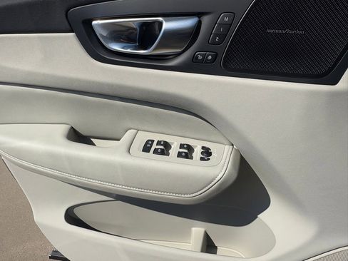 New 2026 Volvo XC60 B5 Ultra w/ Protection Package Premier image 17