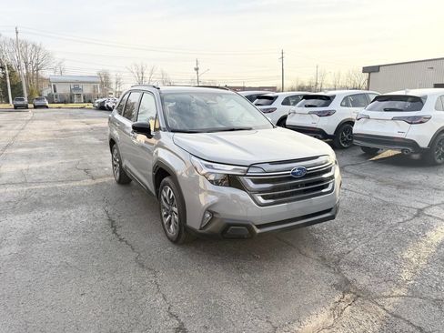 Used 2025 Subaru Forester Touring image 4