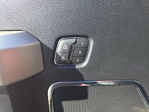 Used 2019 Ford F250 Lariat w/ Lariat Ultimate Package image 11