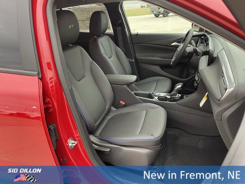 New 2026 Buick Encore GX Sport Touring image 5