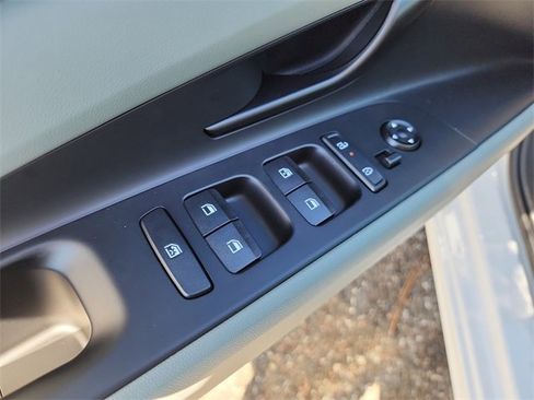 New 2025 Hyundai Elantra Limited image 14