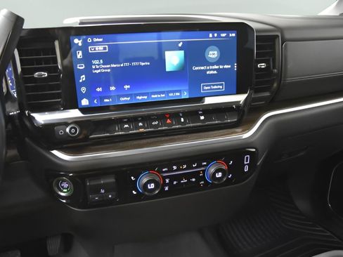 Used 2022 Chevrolet Silverado 1500 LT w/ Texas Edition Plus image 24