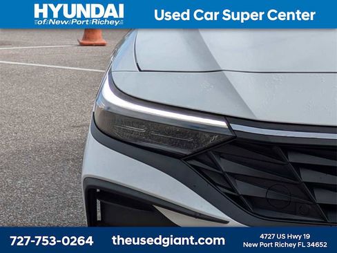Used 2024 Hyundai Elantra SEL image 9