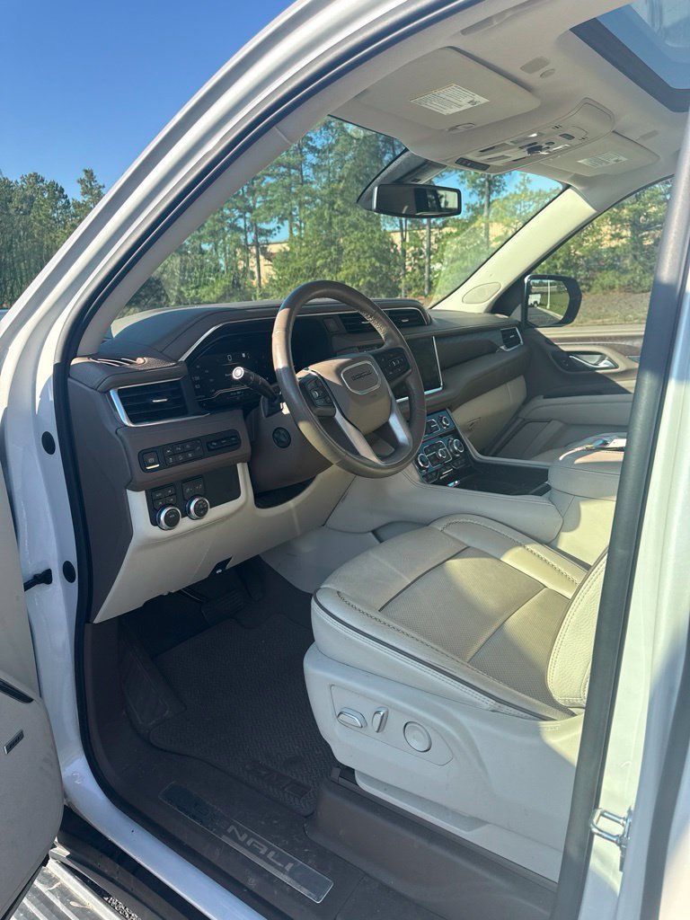 Used 2022 GMC Yukon Denali AWD/4WD image 10