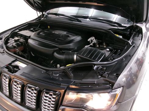 Used 2018 Jeep Grand Cherokee Altitude image 37