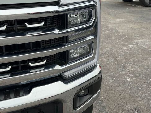 Used 2025 Ford F250 Lariat w/ Chrome Package image 11