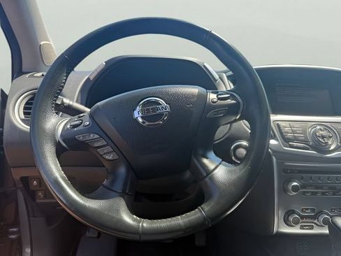 Used 2018 Nissan Pathfinder SL w/ SL Premium Package AWD/4WD image 17