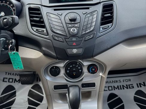 Used 2015 Ford Fiesta SE image 40