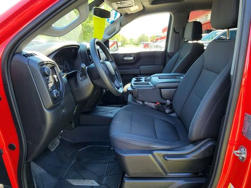 Used 2019 Chevrolet Silverado 1500 Custom w/ Custom Value Package AWD/4WD image 16