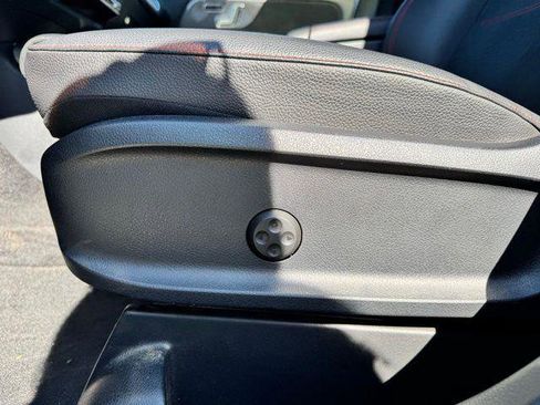 Certified 2023 Mercedes-Benz GLB 250 image 8