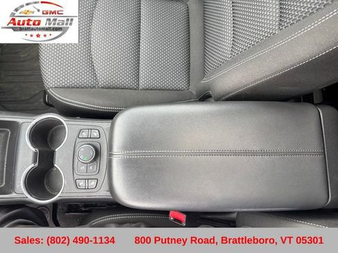 Used 2023 GMC Terrain SLE w/ Driver Convenience Package AWD/4WD image 27