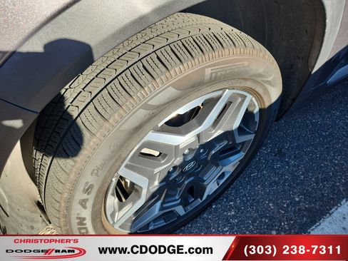 Used 2022 Hyundai Santa Fe SEL Premium image 5