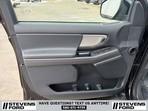 Used 2025 Ford Expedition Active AWD/4WD image 25