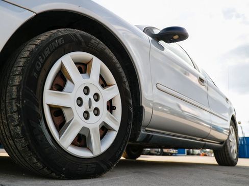 Used 2007 Ford Taurus SE image 28