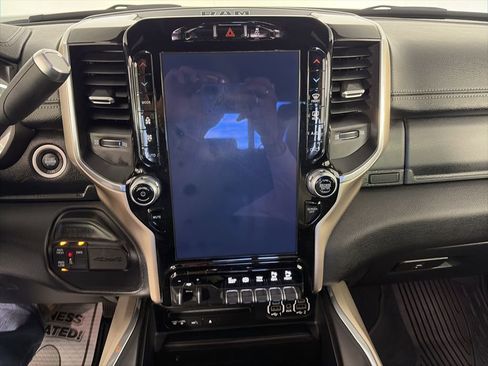 Used 2019 RAM 3500 Laramie image 16