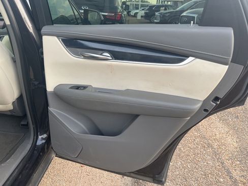 Used 2017 Cadillac XT5 Luxury image 23