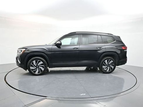 Used 2025 Volkswagen Atlas SE FWD image 4