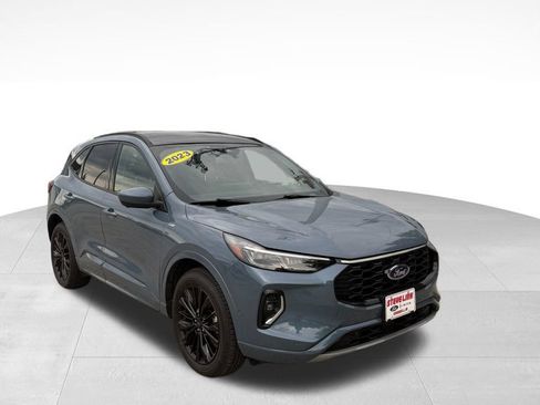 Used 2023 Ford Escape ST-Line Elite w/ Premium Technology Package AWD/4WD image 3