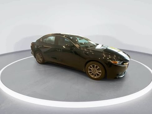 Used 2020 MAZDA MAZDA3 Sedan w/ Select Package FWD image 2