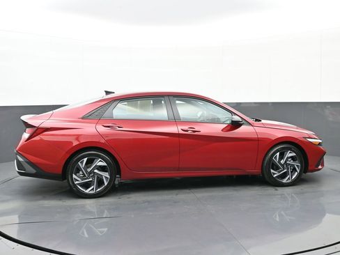Certified 2025 Hyundai Elantra Sport image 3