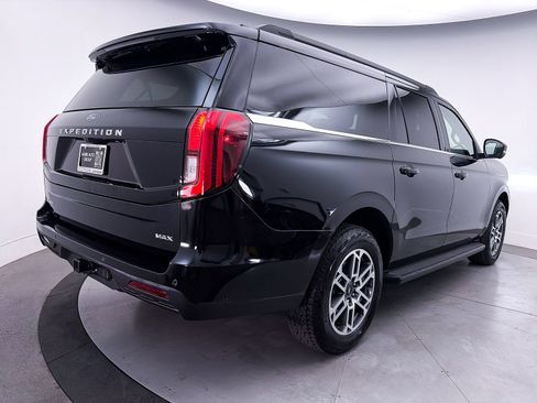 Used 2025 Ford Expedition Max Active AWD/4WD image 16