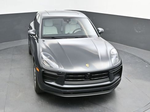 New 2025 Porsche Macan image 38
