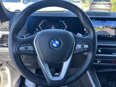 Certified 2025 BMW X5 xDrive50e w/ Premium Package image 33