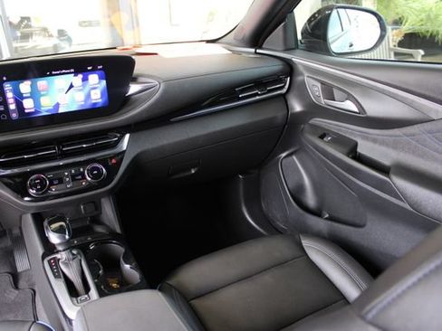 Used 2025 Buick Envista Sport Touring w/ Convenience I Package FWD image 14