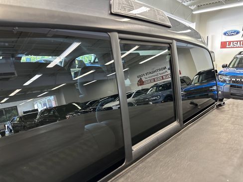 Used 2023 Toyota Tacoma SR image 6