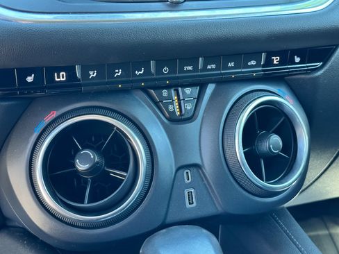 Used 2022 Chevrolet Blazer LT AWD/4WD image 19